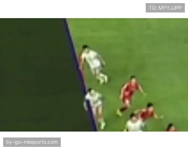 越位规则判罚要点：球被踢瞬间的站位与参与行为判断