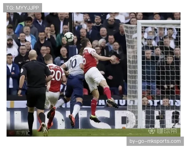 罕见点球双触球判罚，裁判如何快速判定规则？